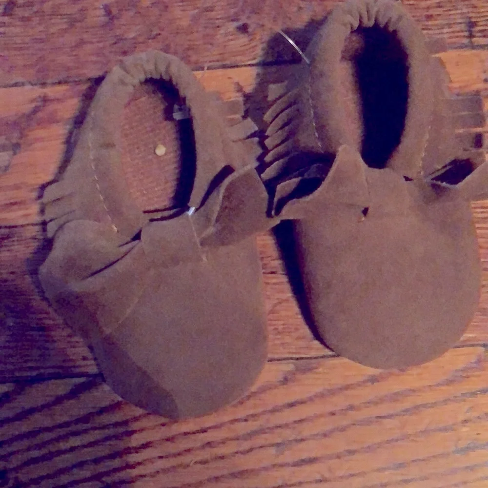 Brown Indian moccasin booties size 3 to 6 months